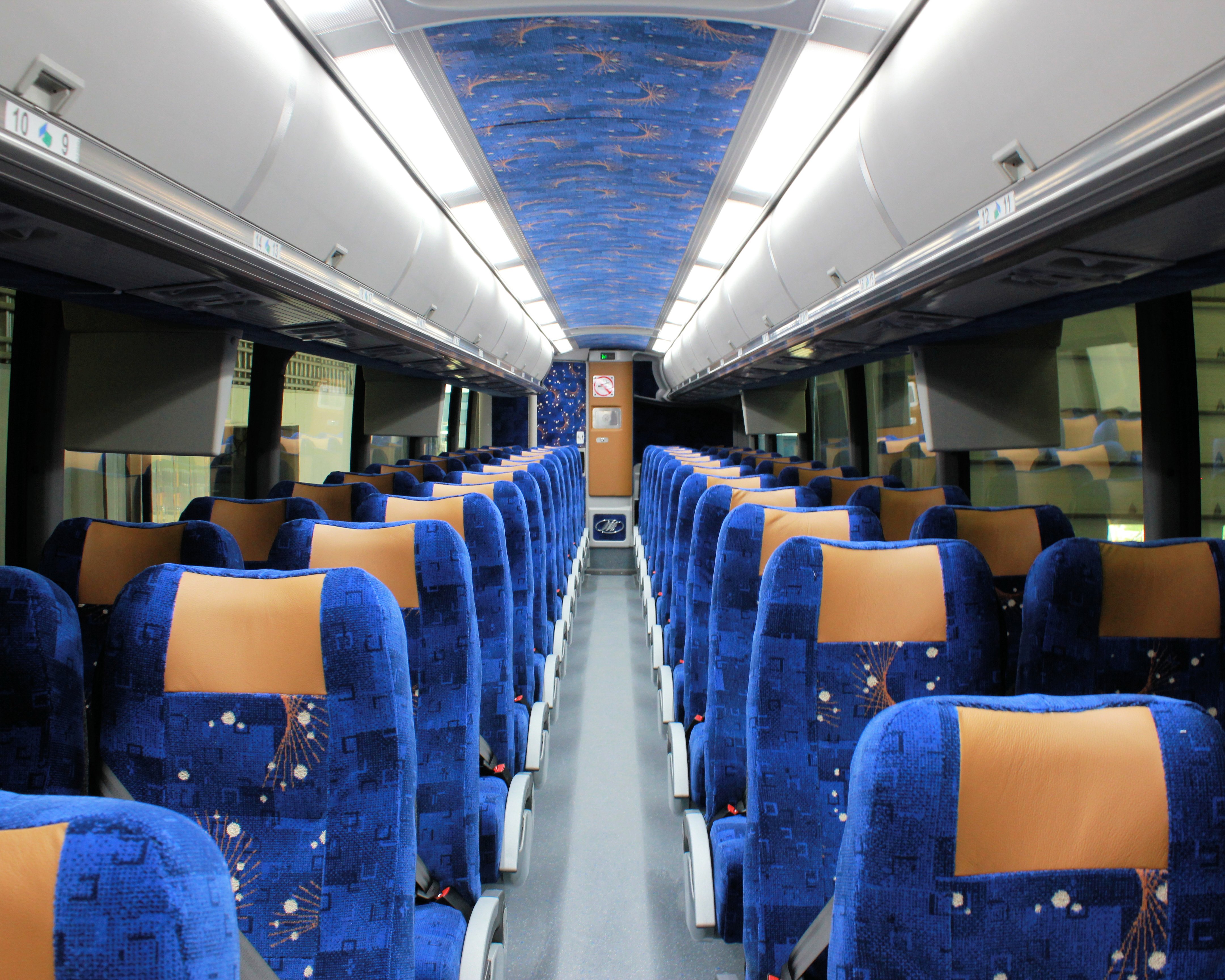Coach Bus charter rental